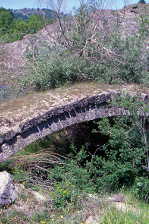 Κυπαρίσσι γεφύρι Παπατάκη ανάμεσα από άγιο Κοσμά και Κυπαρίσσι
